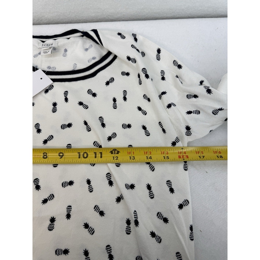 NWT J. Crew Women's Gray Pineapple Print Teddie Sweater Size Medium - Picture 5 of 5